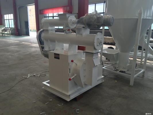 ISO9001 Poultry Farm Animal Feed Pellet Machine 50-600kg/H